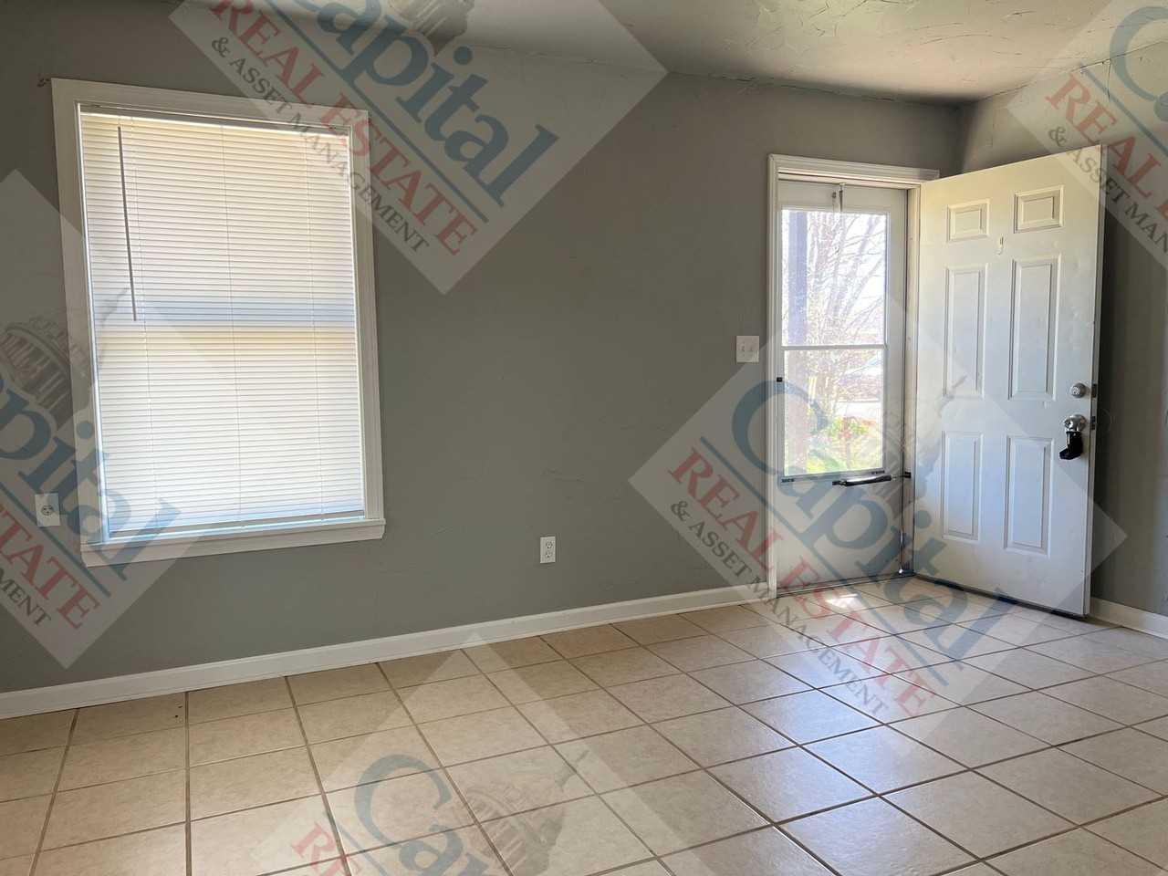 2131 Pearson Dr - Photo 4 of 37