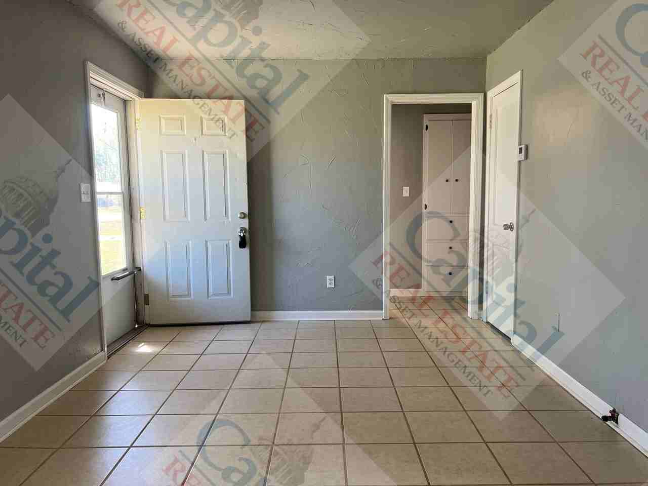 2131 Pearson Dr - Photo 5 of 37