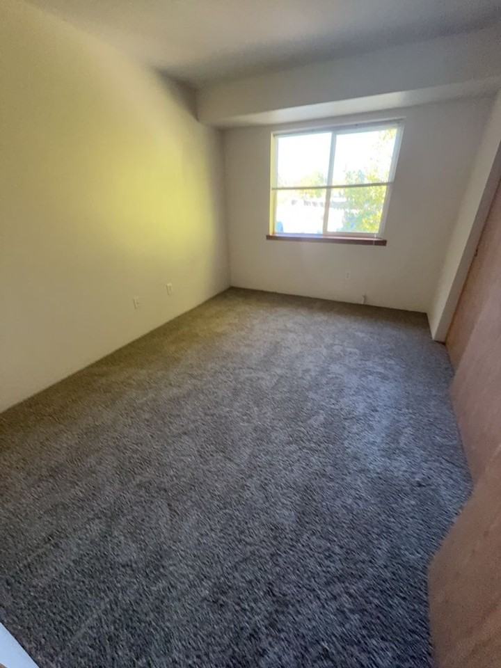 517 Western Ave #27 - Photo 6 of 9