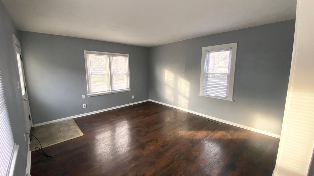 3912 N Atlantic Ave - Photo 4 of 10