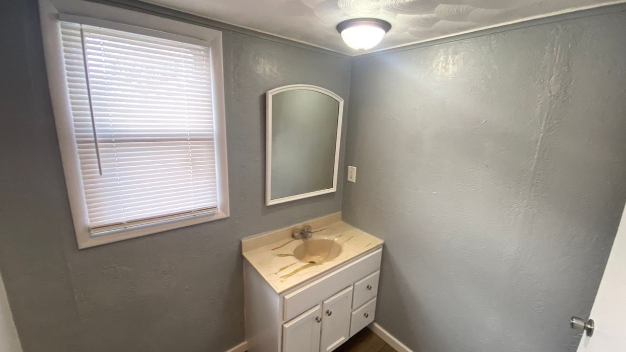 3912 N Atlantic Ave - Photo 5 of 10