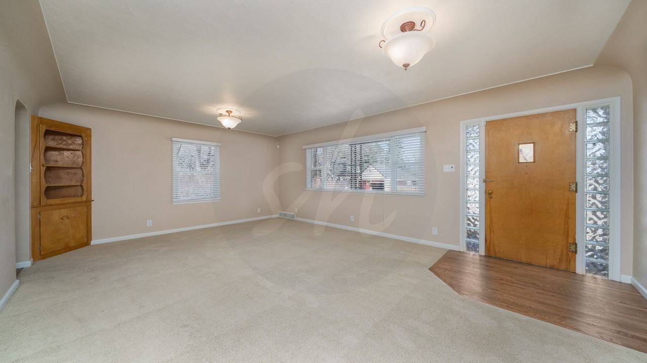 110 Trout Ave - Photo 4 of 19