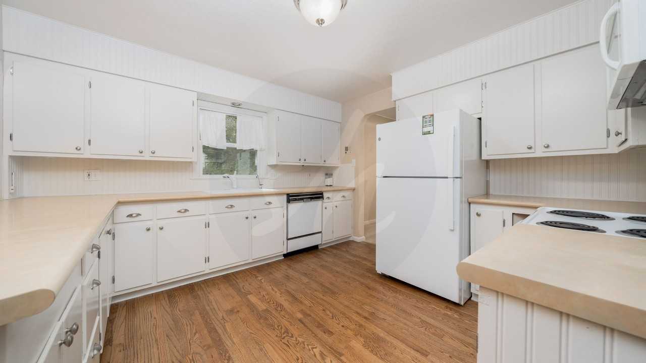 110 Trout Ave - Photo 6 of 19