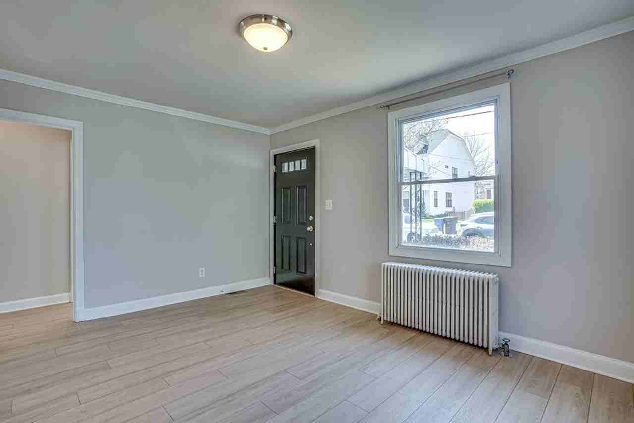 859 N Abingdon St - Photo 3 of 35