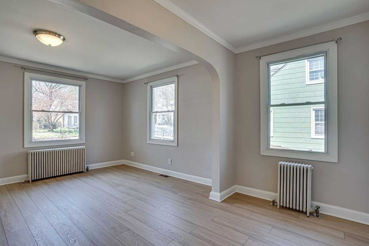 859 N Abingdon St - Photo 6 of 35