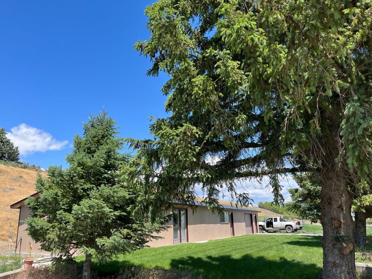 1516 Road D Ne - Photo 2 of 17