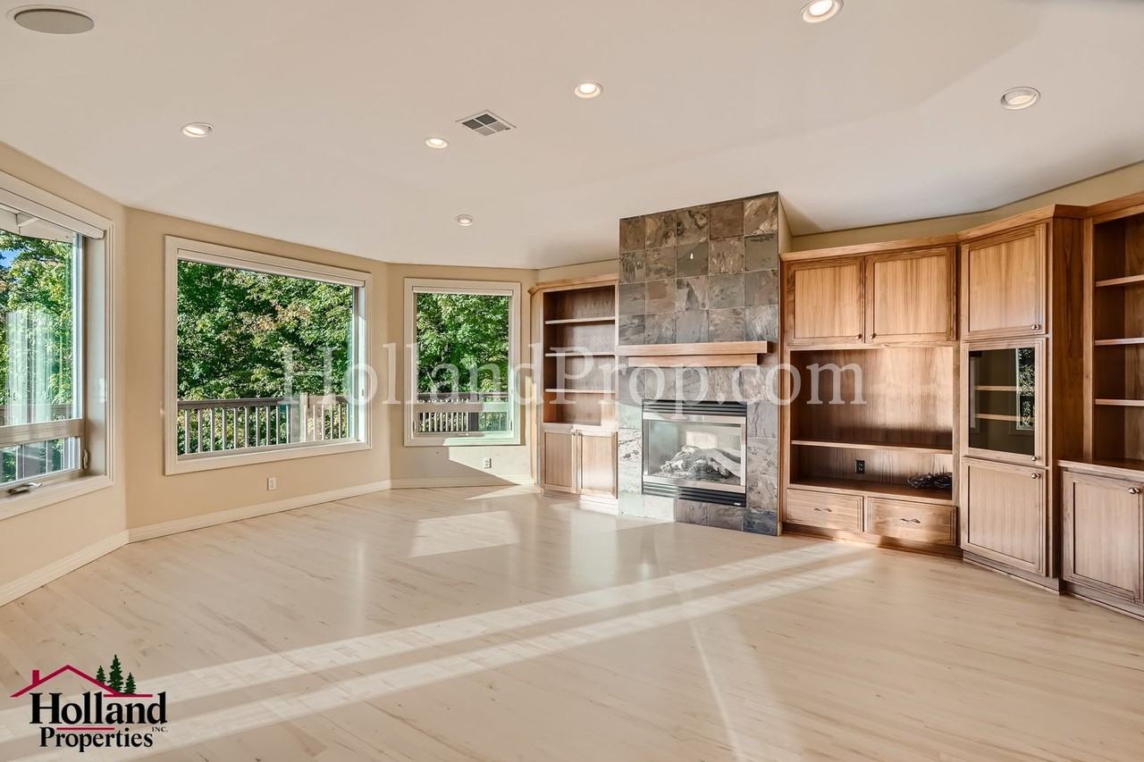 3000 Nw Chapin Dr - Photo 5 of 28