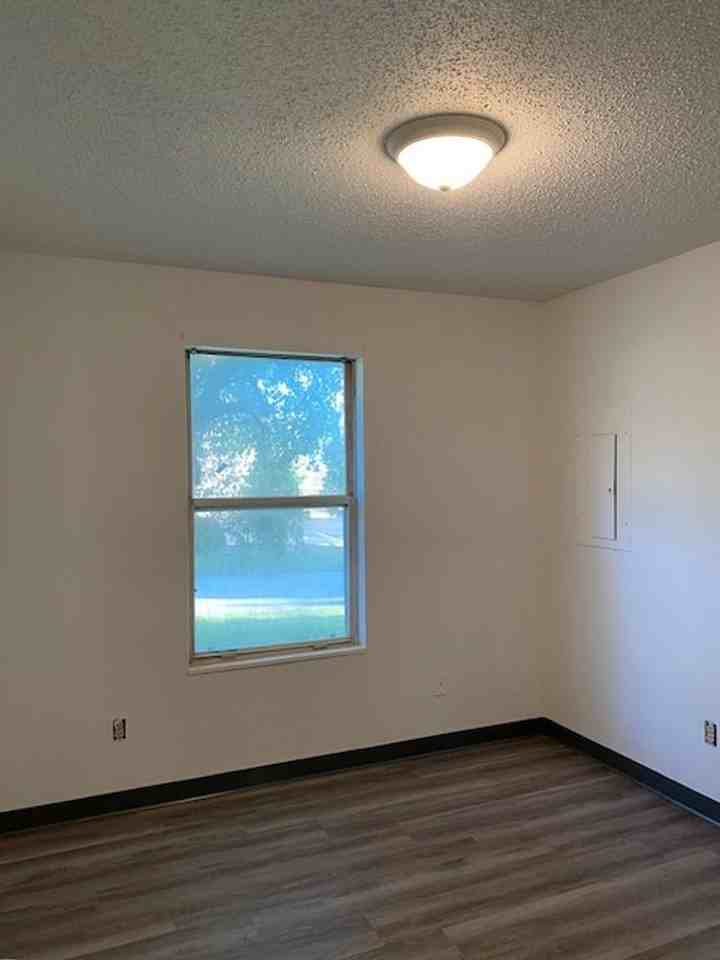 1636 N National Ave Apt B - Photo 6 of 6