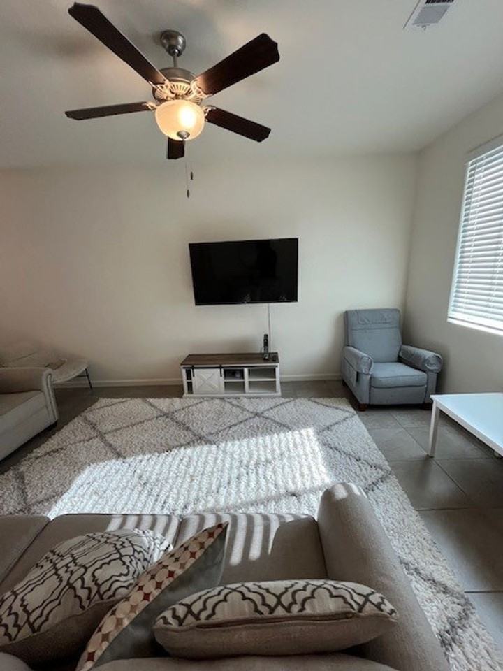 324 W Kimball Ave - Photo 5 of 21