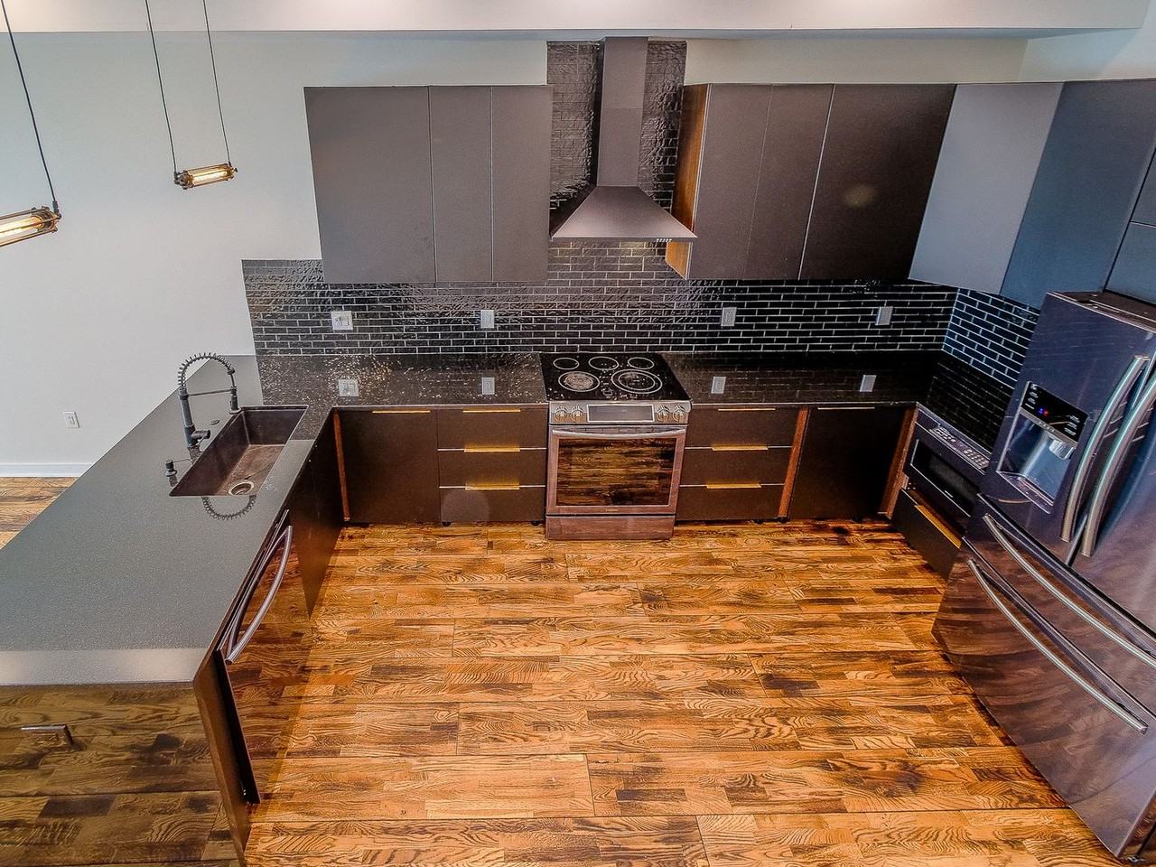 1532 N 4th St #R2 - Photo 3 of 47