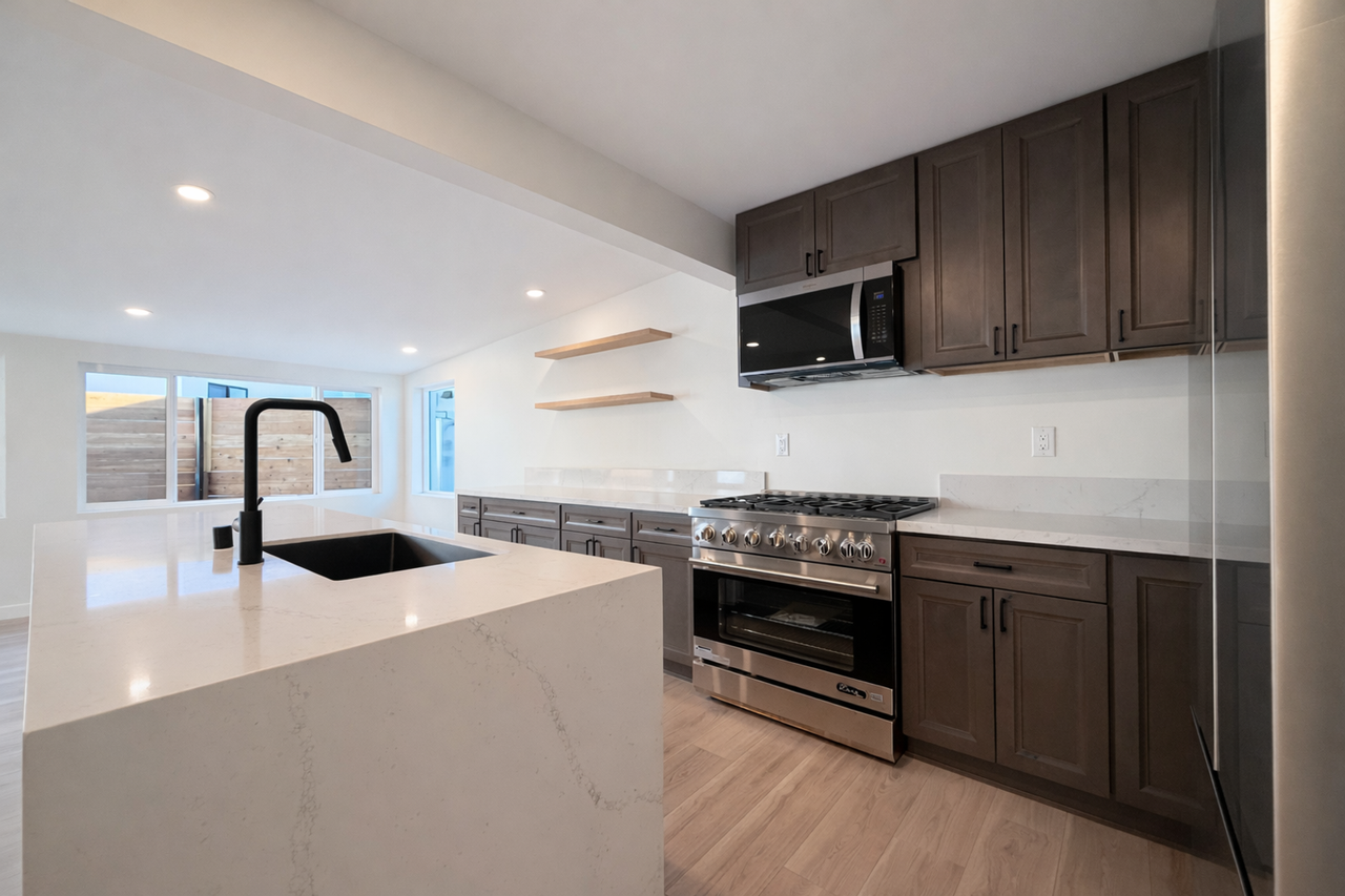 4601 Almayo Ave - Photo 4 of 17