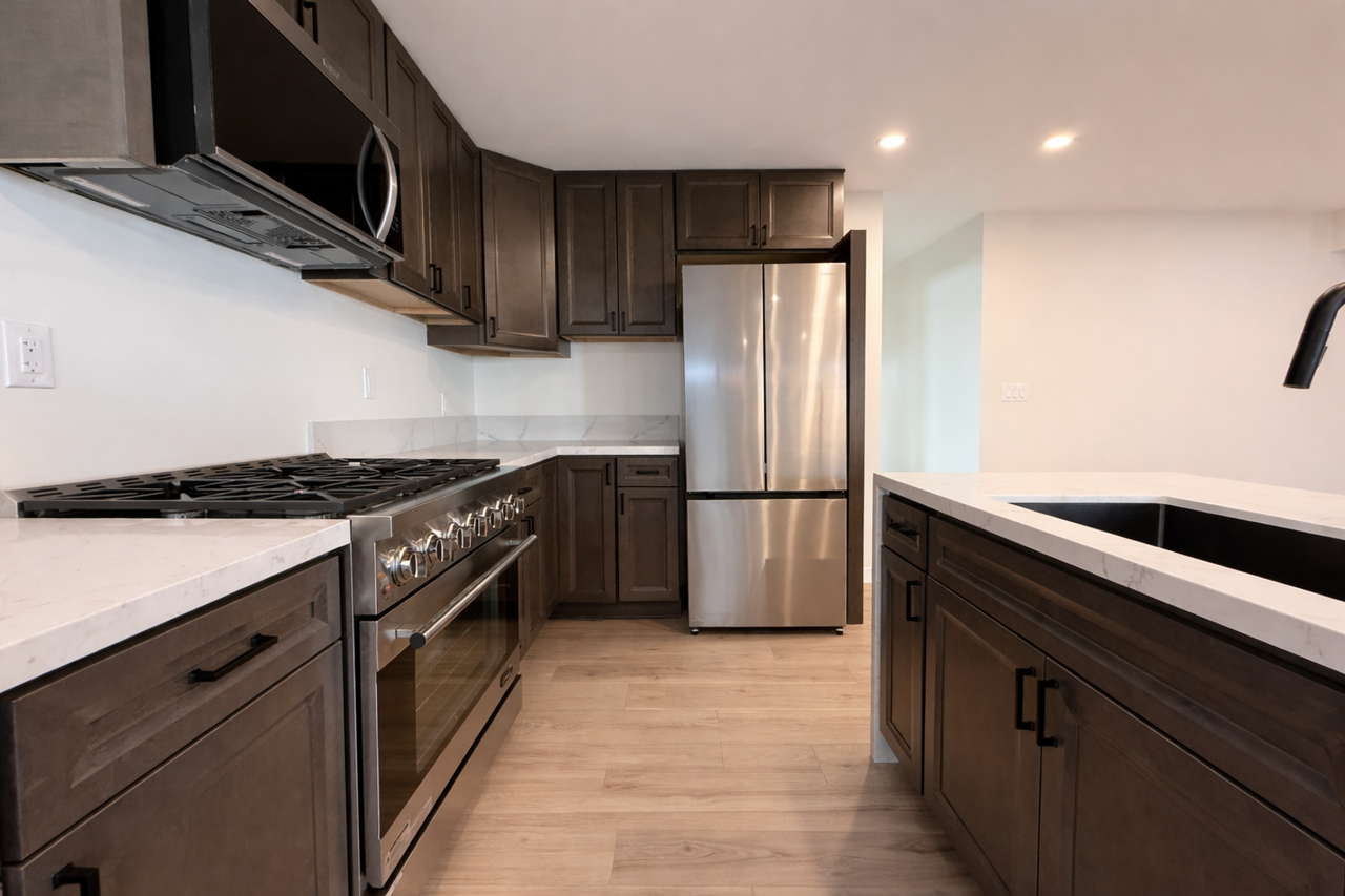 4601 Almayo Ave - Photo 5 of 17