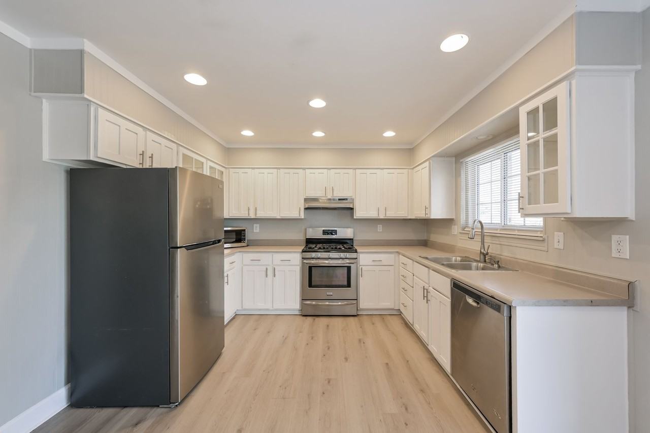 17327 E Asbury Cir - Photo 6 of 37