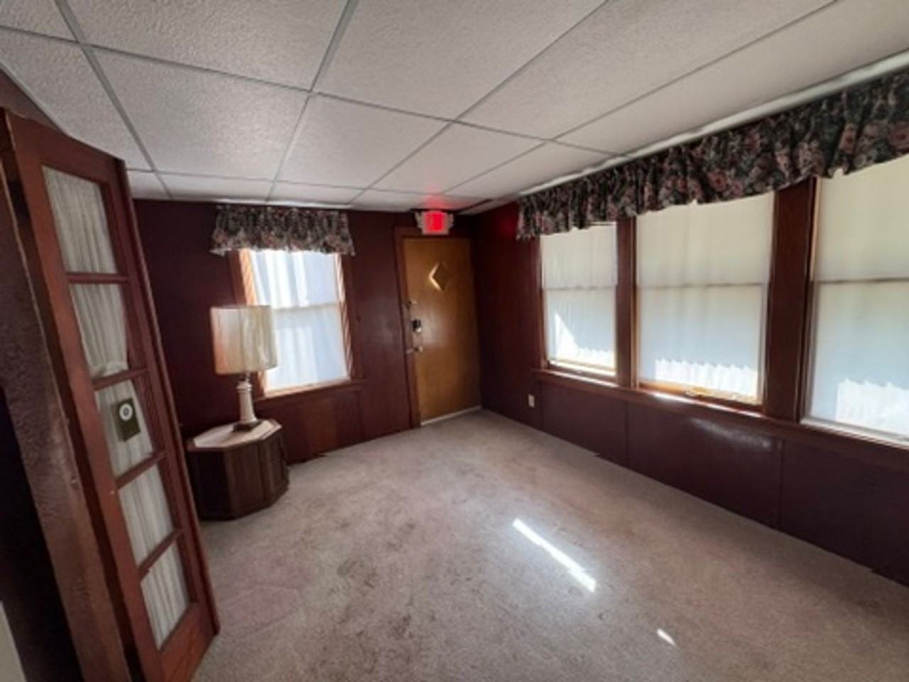 5839 Hampton Ave - Photo 4 of 19