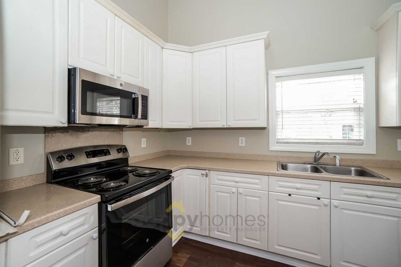 4901 Pineridge Rd - Photo 7 of 17