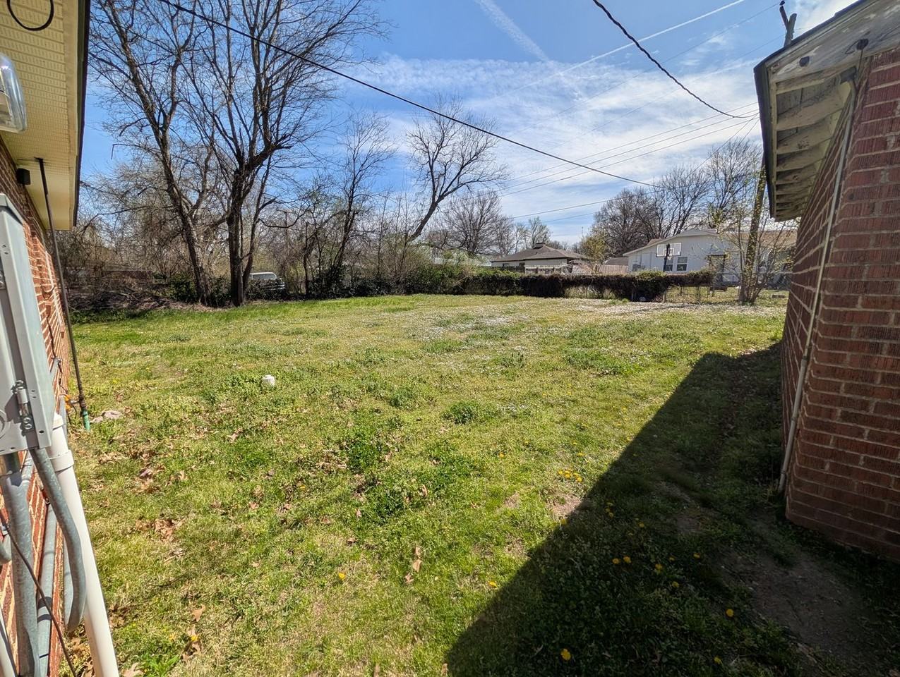 322 Park St - Photo 2 of 11