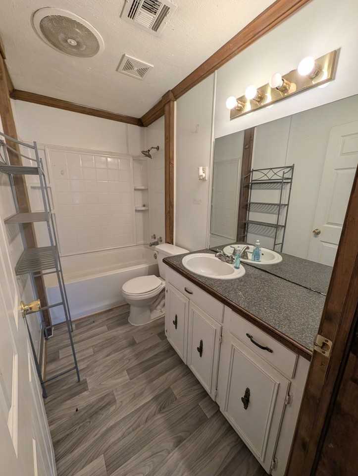 322 Park St - Photo 7 of 11