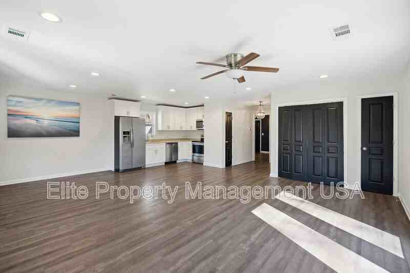 7621 Maple Pl - Photo 5 of 18