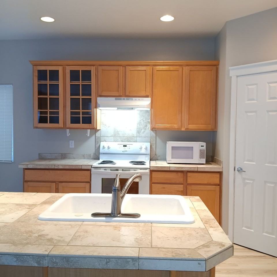 636 Jasmine Cir - Photo 2 of 32