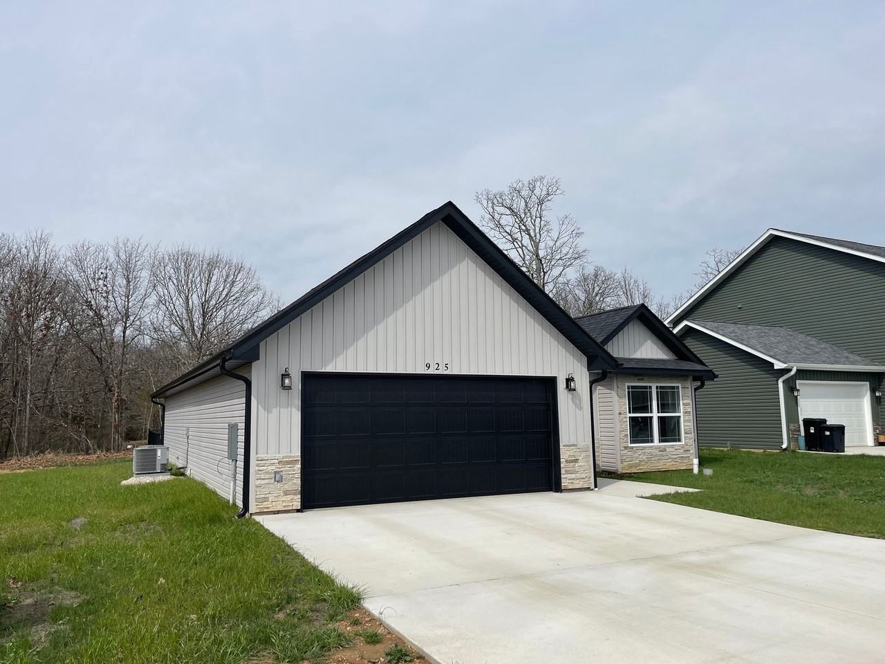 925 Jared Ln - Photo 5 of 50