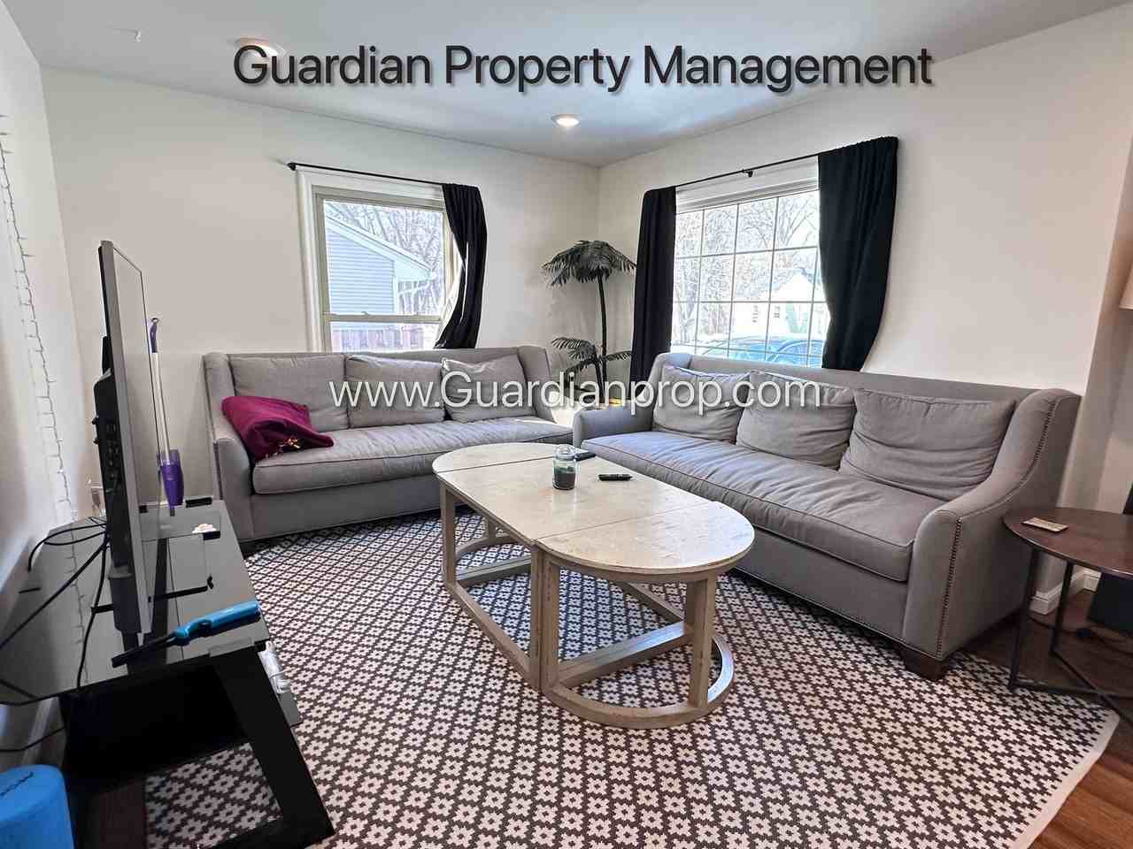 3125 Quebec Ave S - Photo 7 of 21