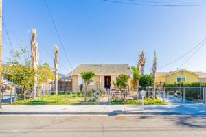 featured image of 7221 Olive St