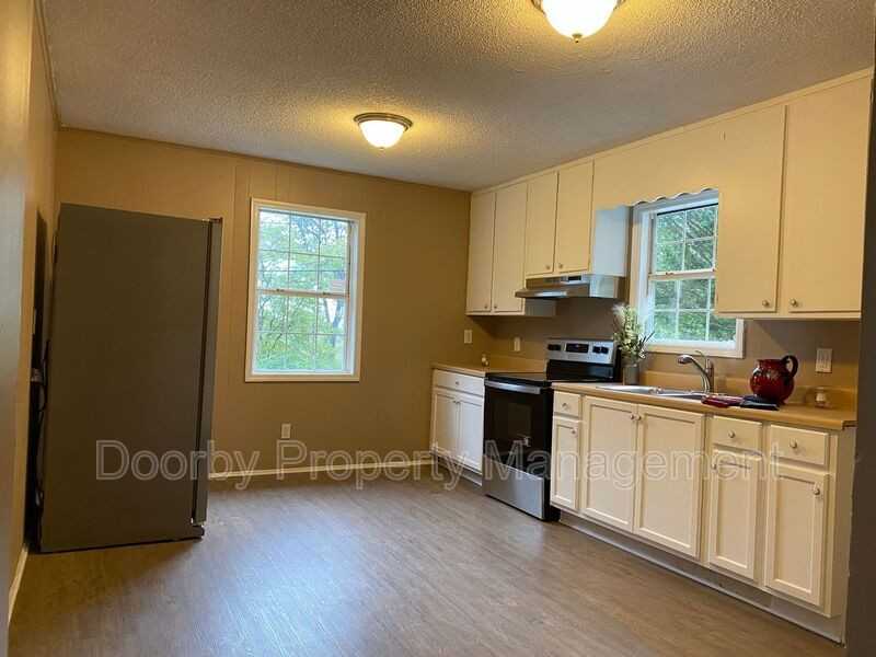 3916 Blanchard St - Photo 2 of 12