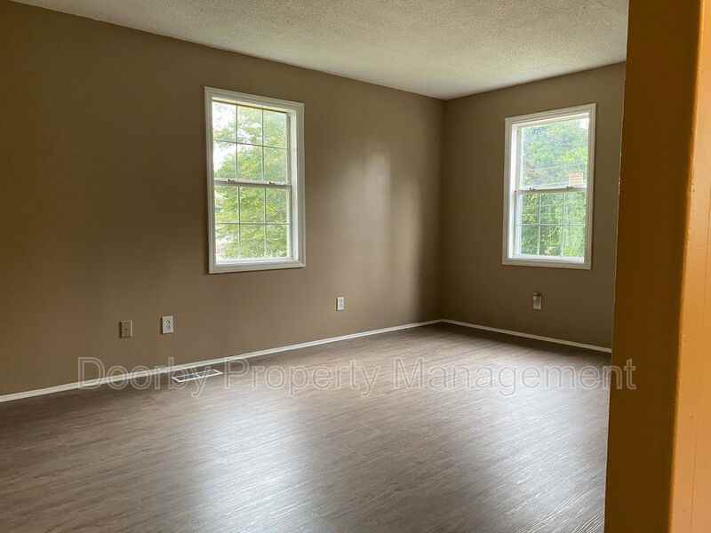 3916 Blanchard St - Photo 6 of 12