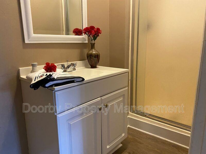 3916 Blanchard St - Photo 7 of 12