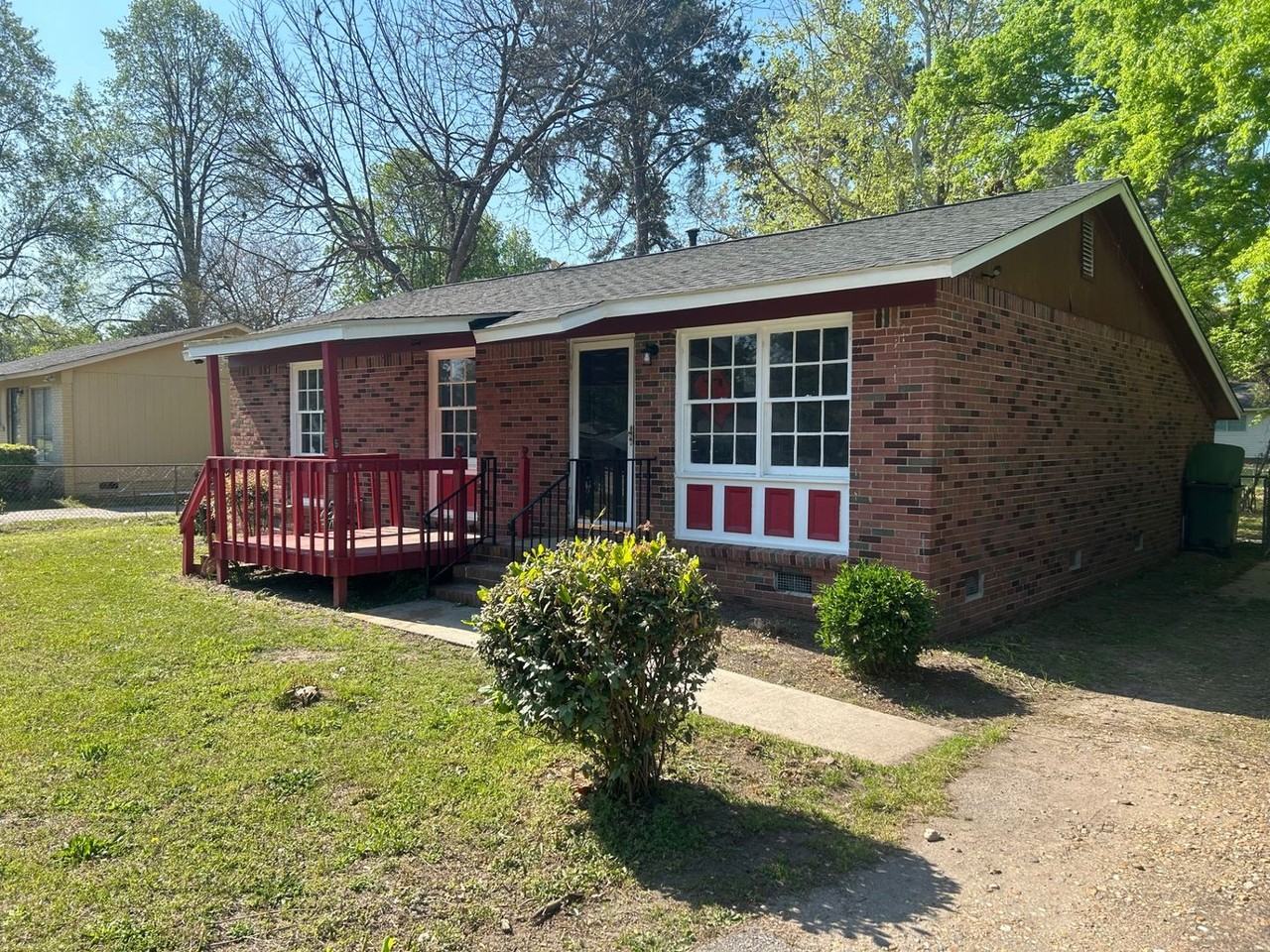 4539 Bluff Rd - Photo 2 of 28