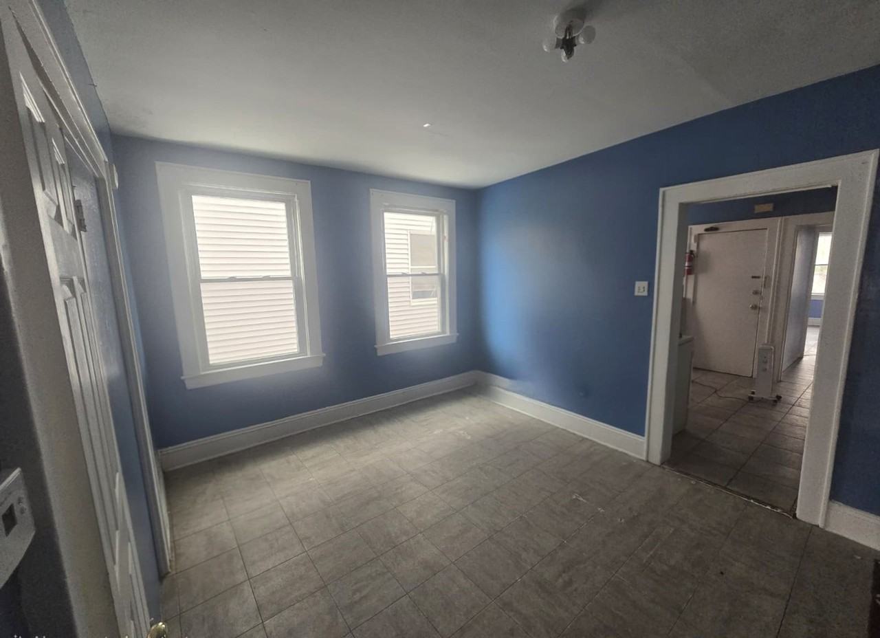 1171-3 W Front - Photo 2 of 20