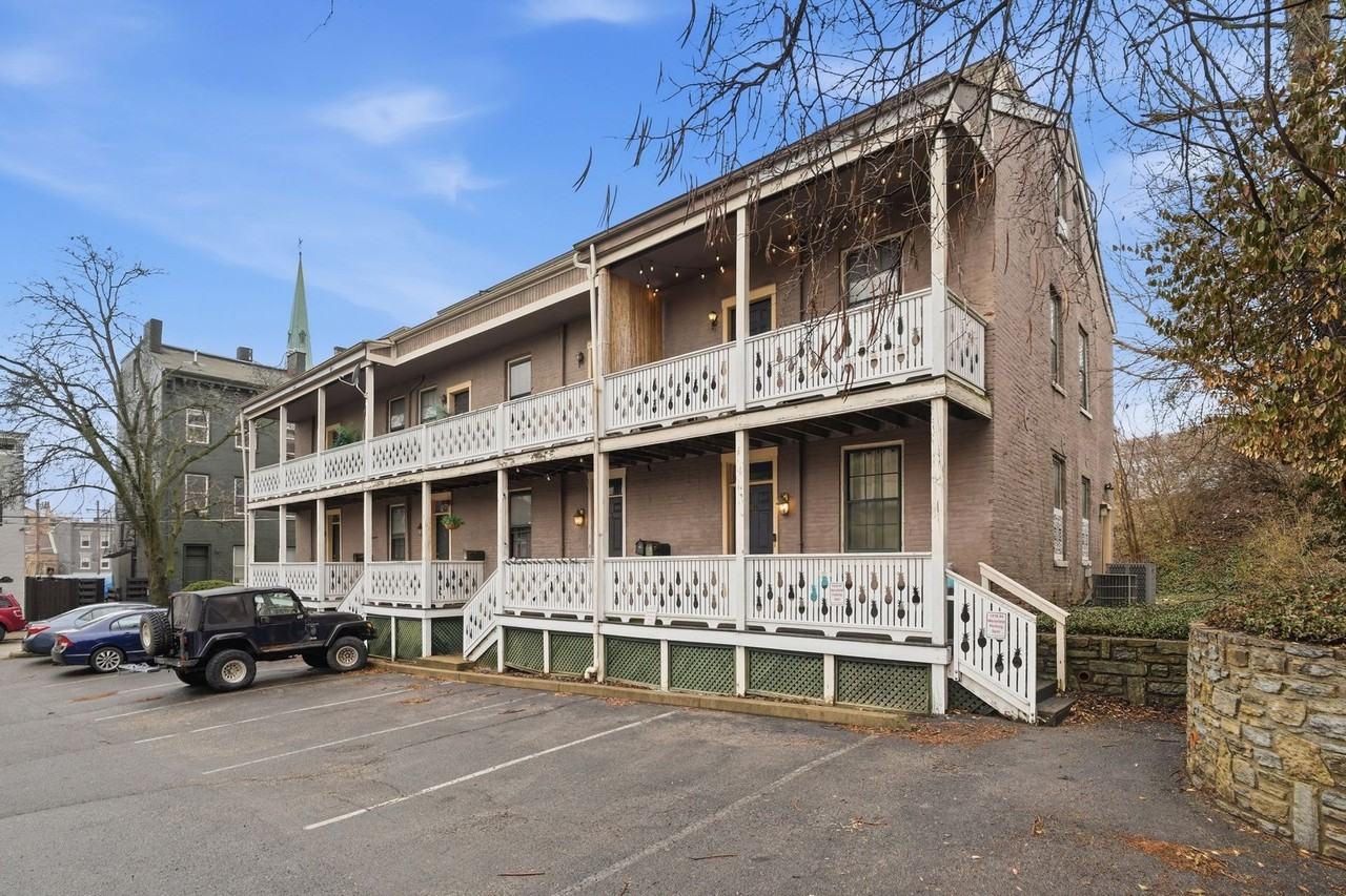 1410 Mansfield - Photo 2 of 5