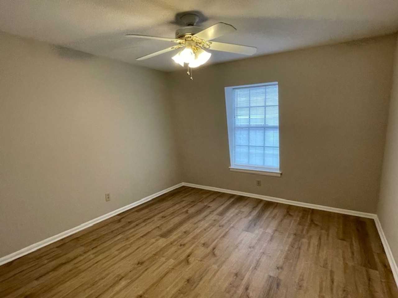 3820 Country Club Rd Apt K - Photo 5 of 10