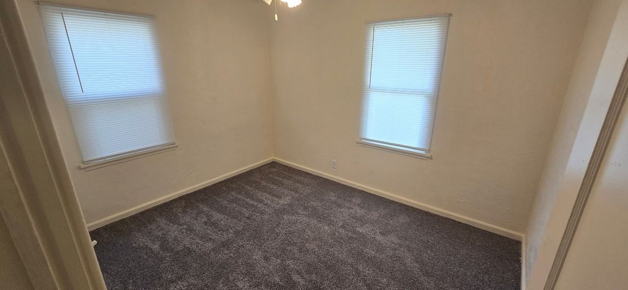 2518 Applegate Ave - Photo 7 of 12