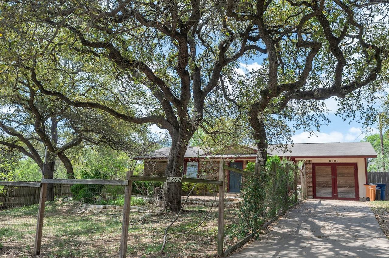 8202 Longview Rd - Photo 3 of 18