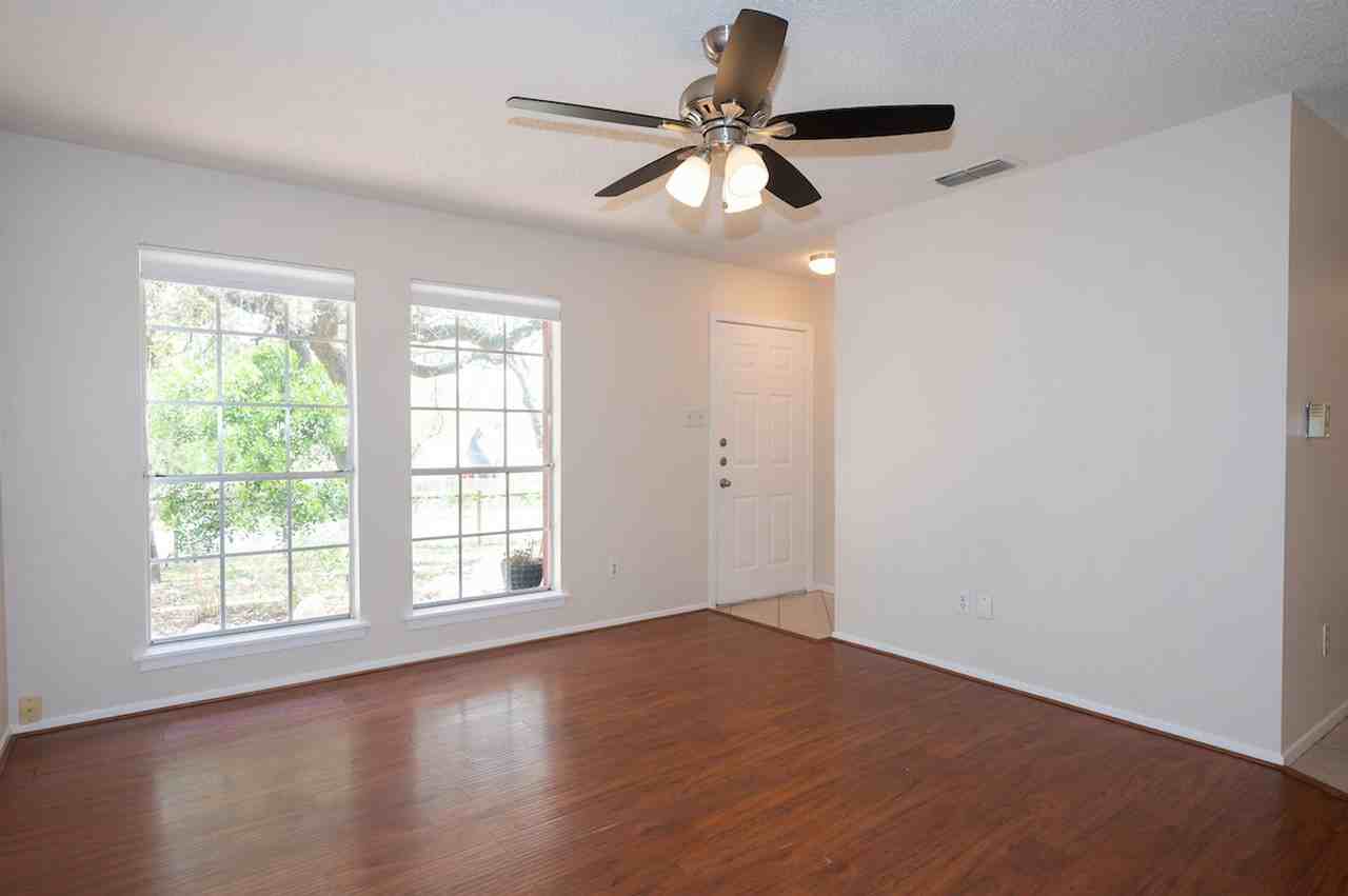 8202 Longview Rd - Photo 4 of 18