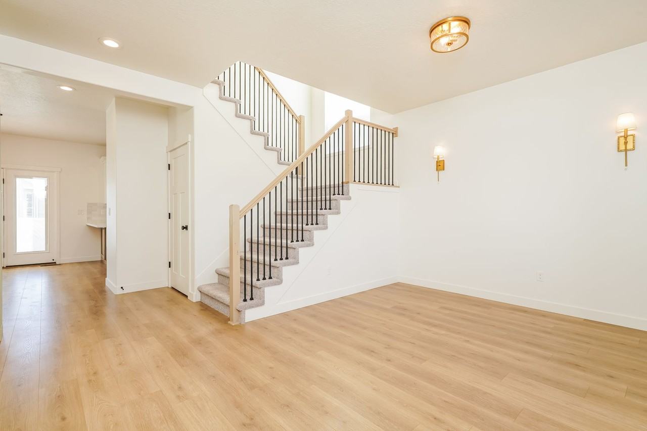 651 E Old Post Office Rd - Photo 7 of 21