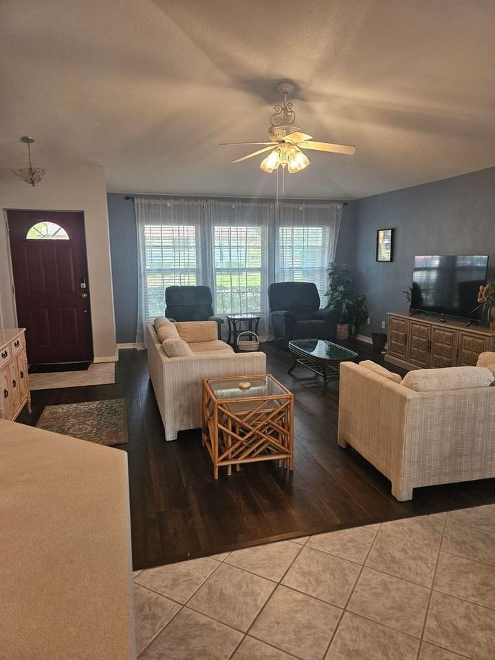 149 Sea Hawk Dr - Photo 3 of 50