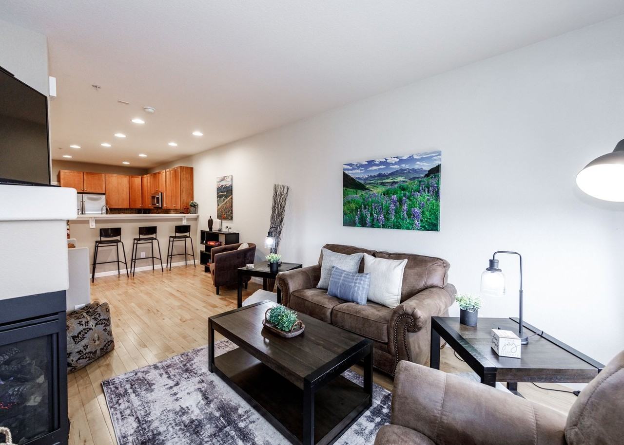 828 S Wahsatch Ave - Photo 2 of 50