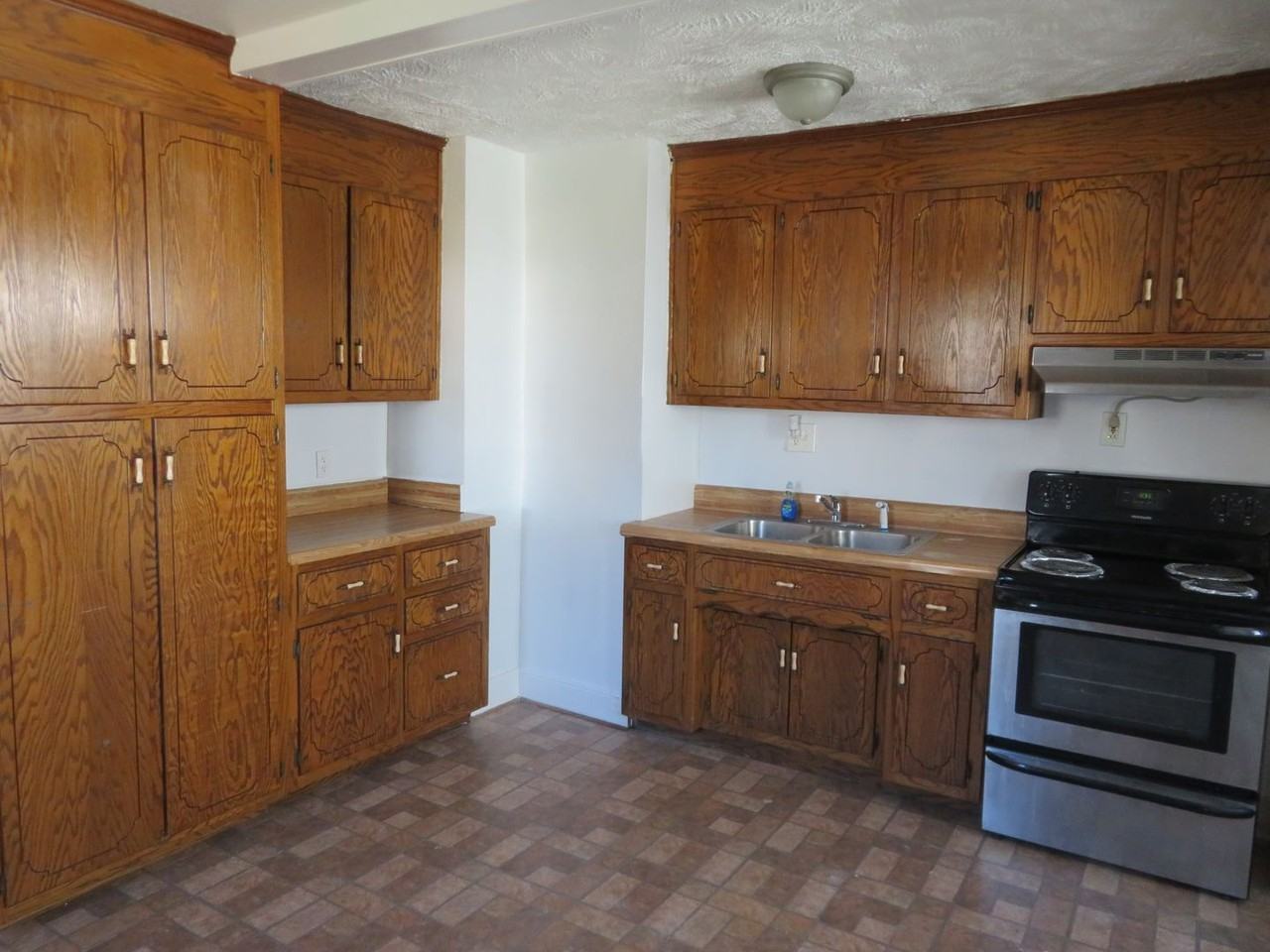 1118 Jett Ave - Photo 2 of 11