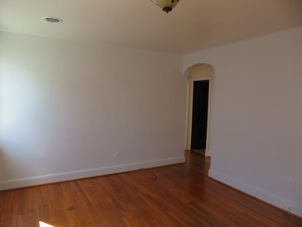 1118 Jett Ave - Photo 3 of 11