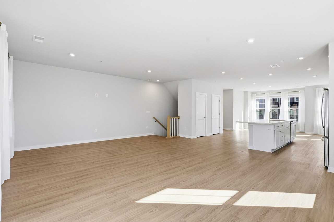 201 Park Central Ter #B - Photo 5 of 23