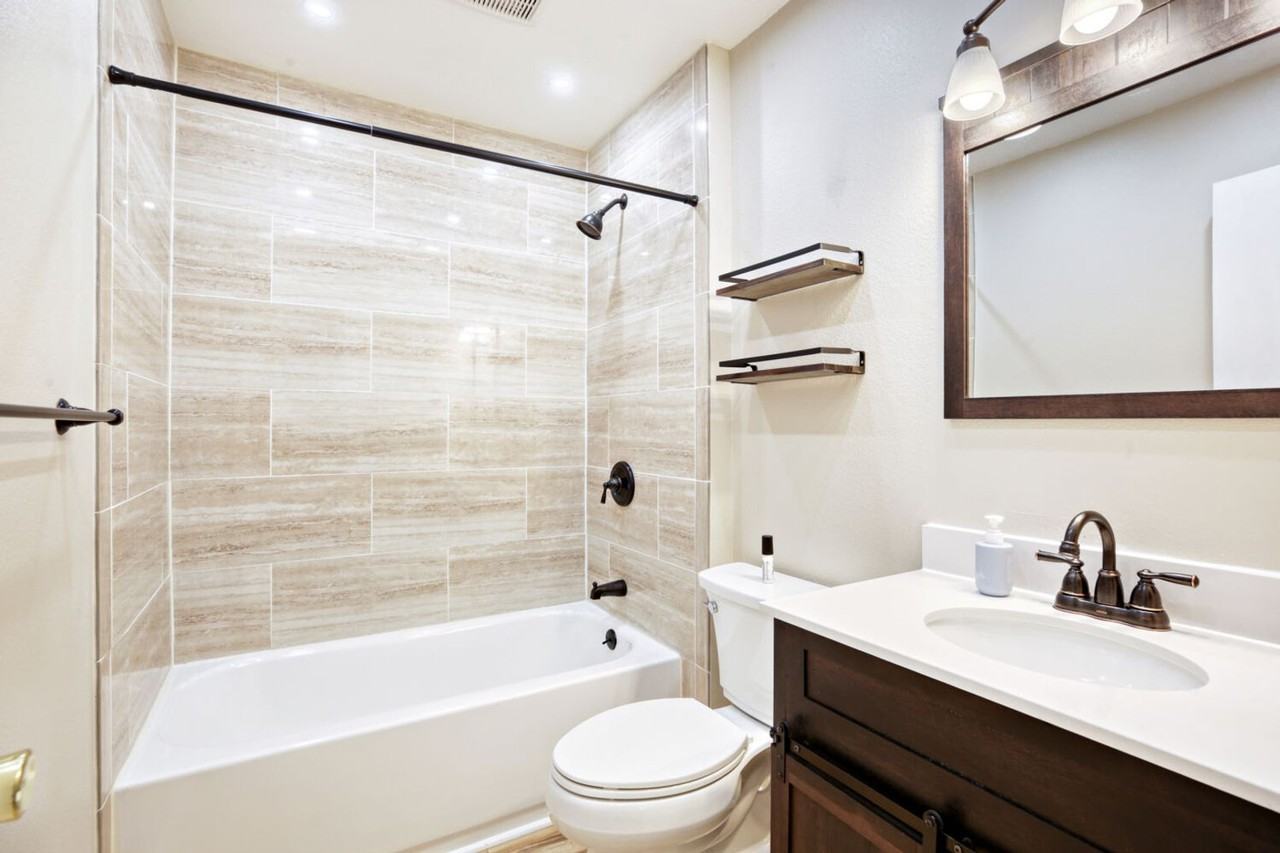 2239 Bowen St - Photo 5 of 12