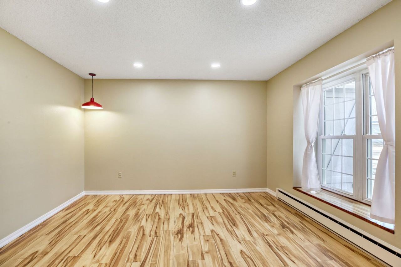 2239 Bowen St - Photo 6 of 12