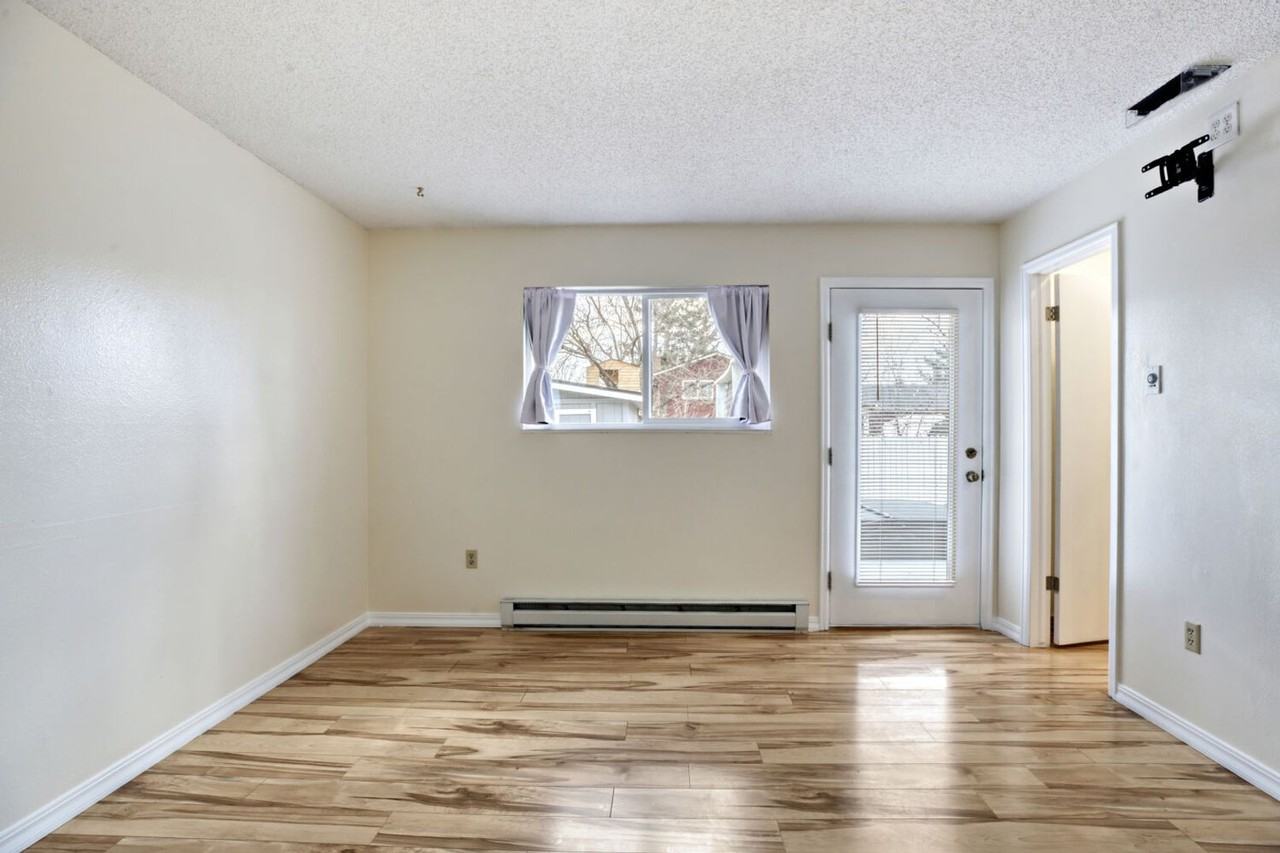 2239 Bowen St - Photo 7 of 12