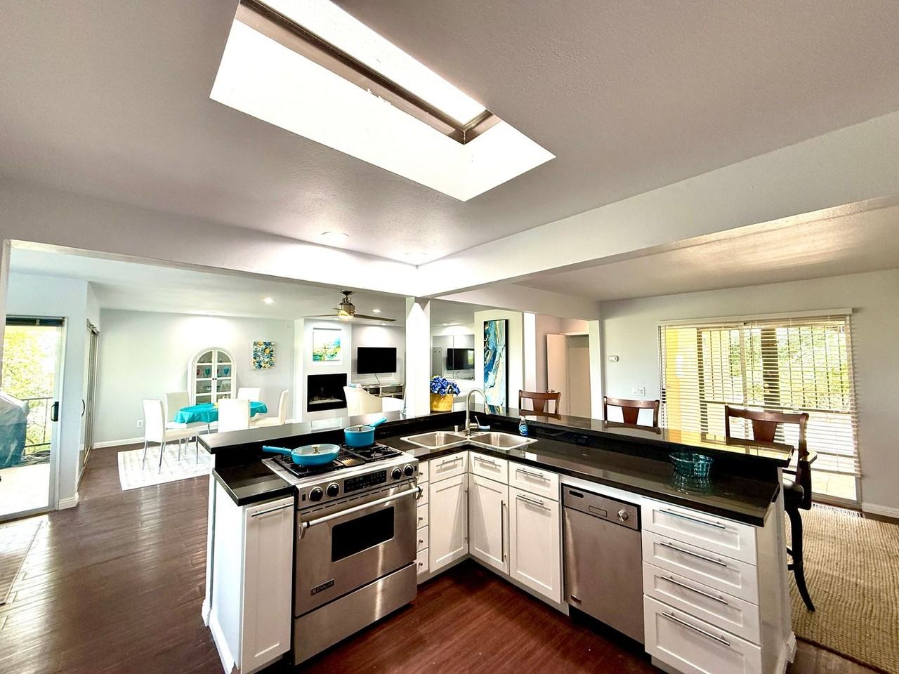 2120 Southridge Dr - Photo 4 of 21