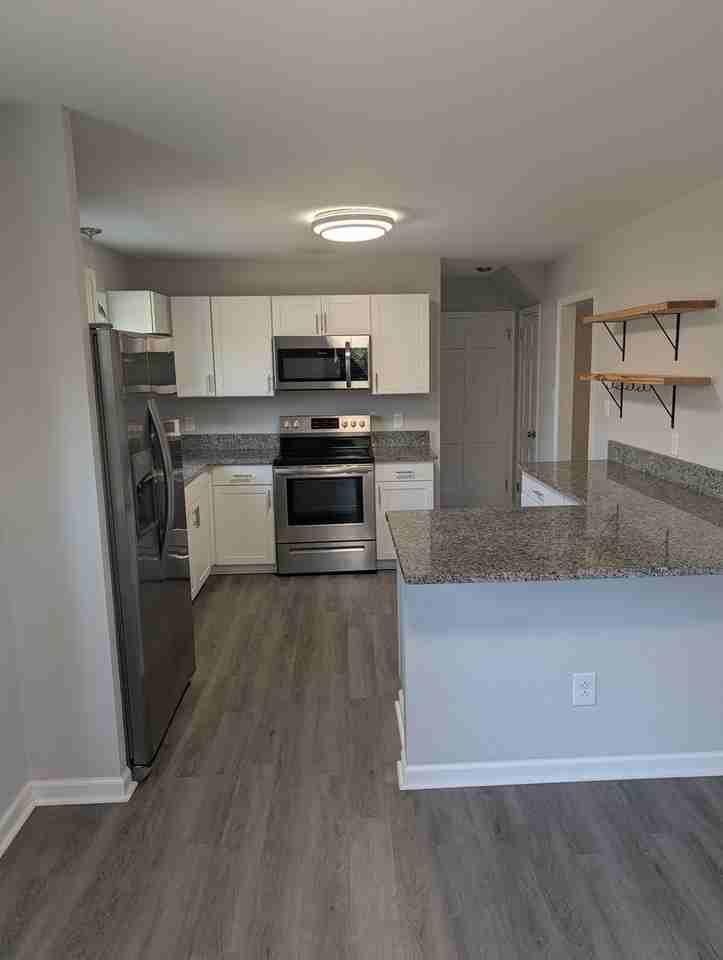 409 Flint Dr - Photo 3 of 19