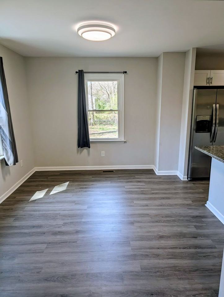 409 Flint Dr - Photo 4 of 19