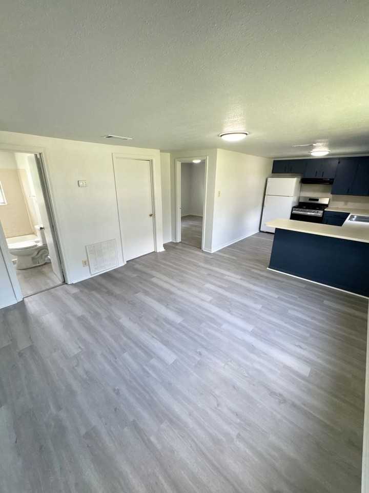 7809 Lotus Ln - Photo 2 of 8