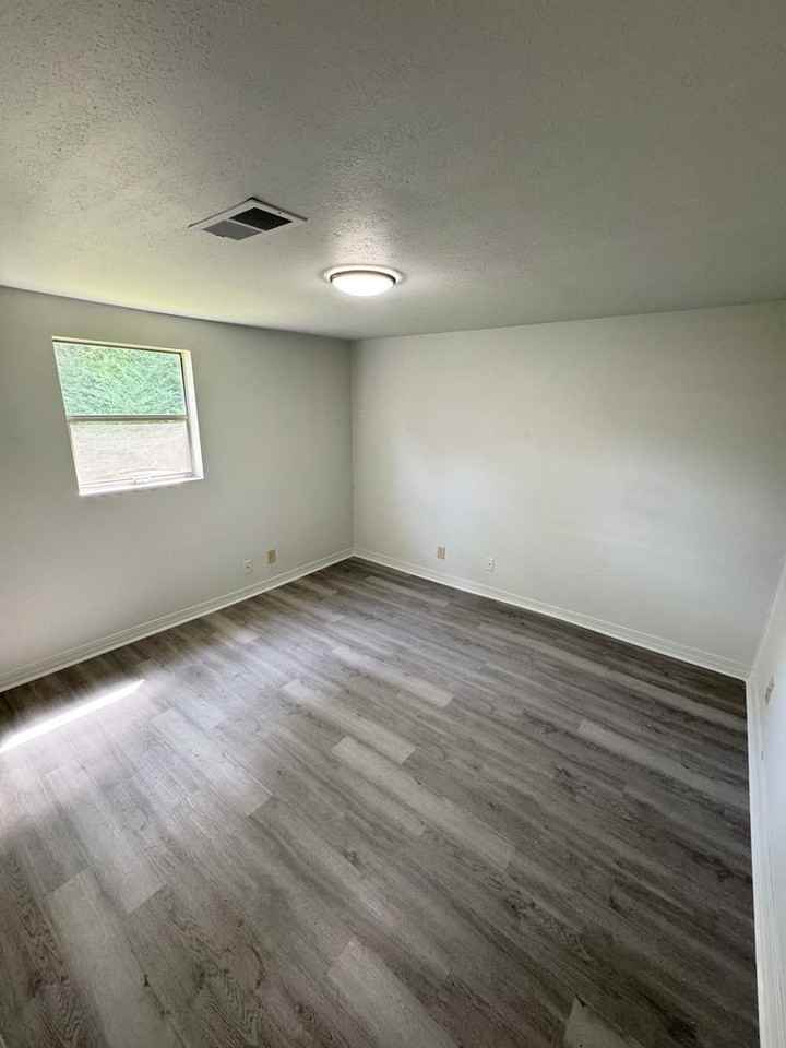 7809 Lotus Ln - Photo 4 of 8